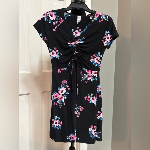 No Boundaries Girls Size 7-9 V-Neck Tie Front Floral Dress - Picture 1 of 11